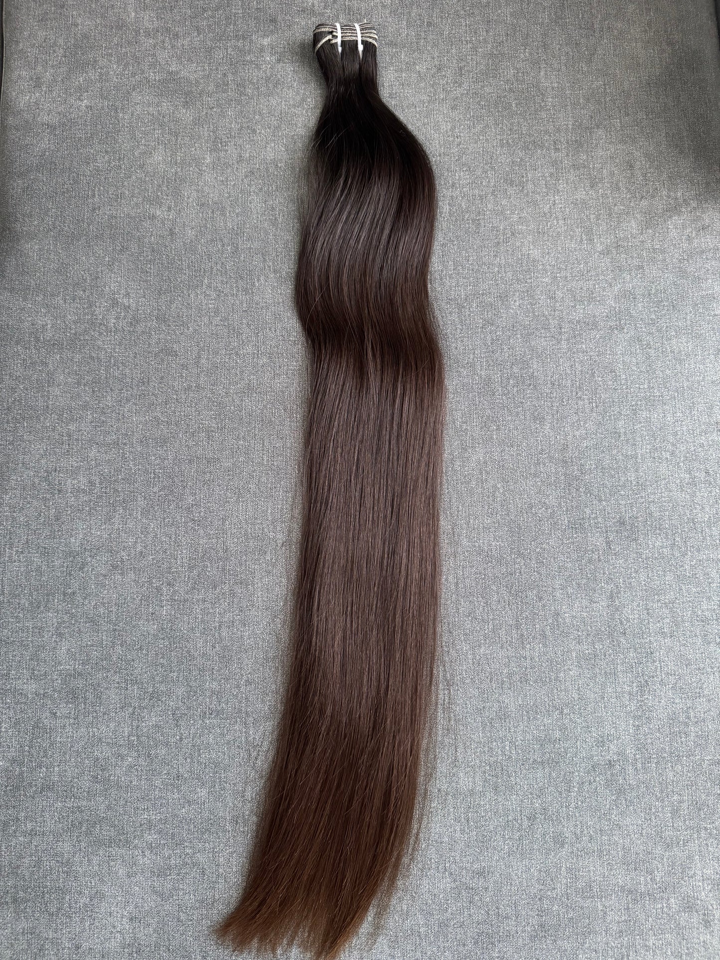 #4.0-5.0 Gépi tresszelt kazahsztáni vékonyszálú natúr barna póthaj